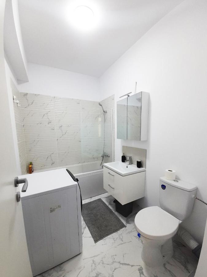 White Flat Apartamento Bucareste Exterior foto